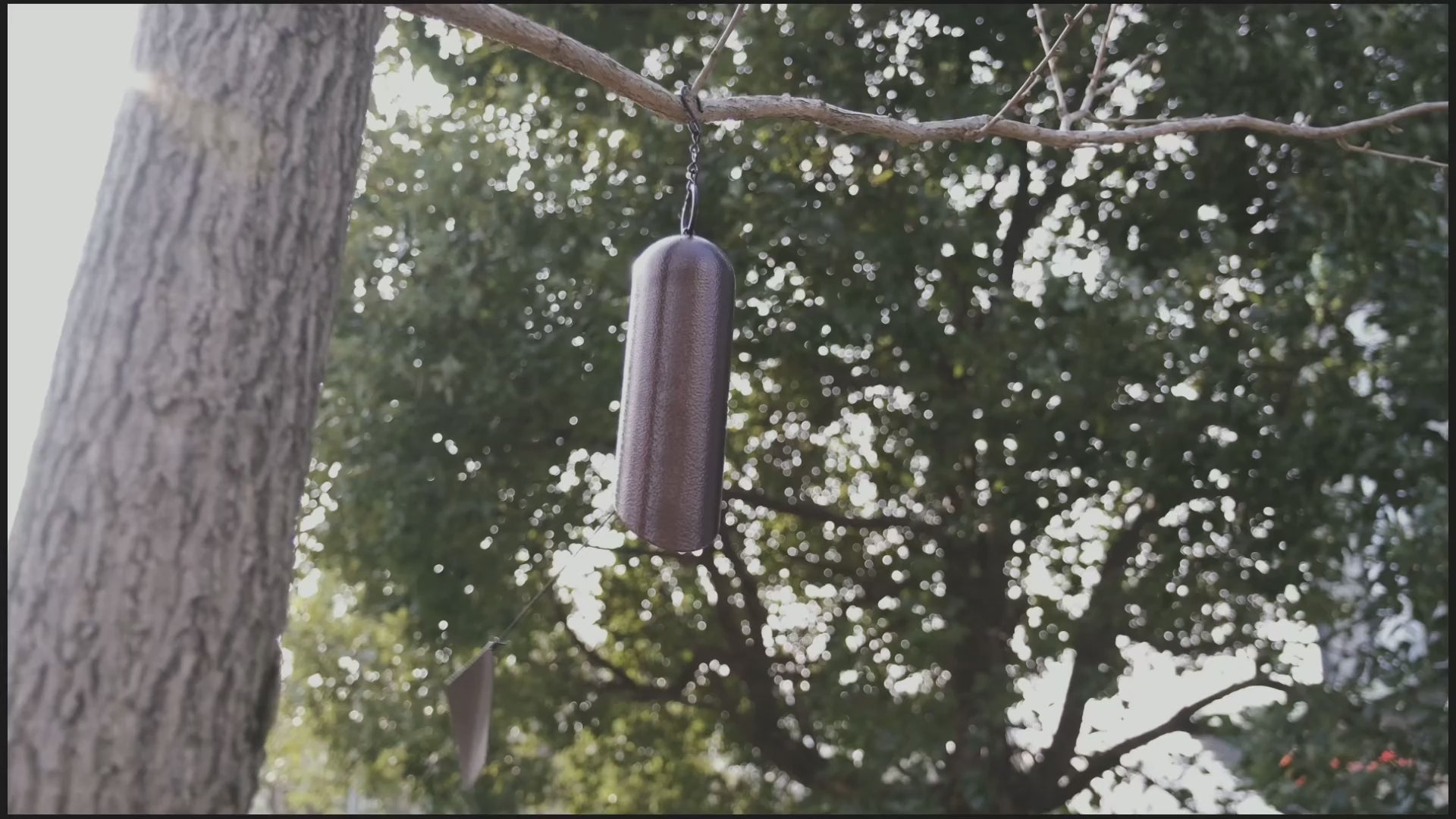 Deep tone wind chime